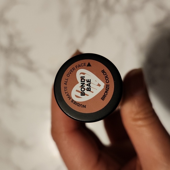 Nudestix bronzer in bondi bae - Picture 3 of 3